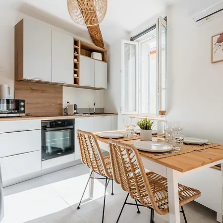 Nistoun Par Dodo A * 卡西斯