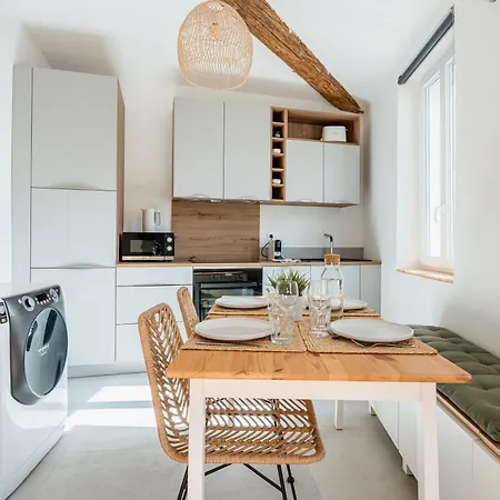 Nistoun Par Dodo A * Cassis