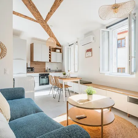 Nistoun Par Dodo A 卡西斯